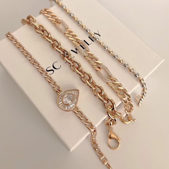 Last One! 🔥 Drop Bracelet | 18K Gold Plated Baguette Stone | Luxury Jewelry - Picture 8 of 13